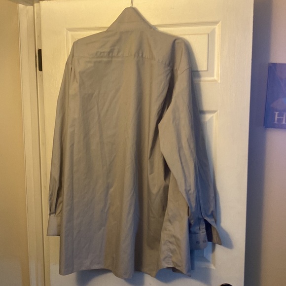 Modena classic dress shirt gently used good condition - Picture 4 of 4